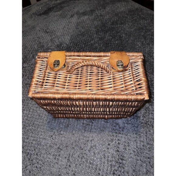Vintage Rattan Suitcase Wicker Chest Picnic and Wine Box - Picture 10 of 16
